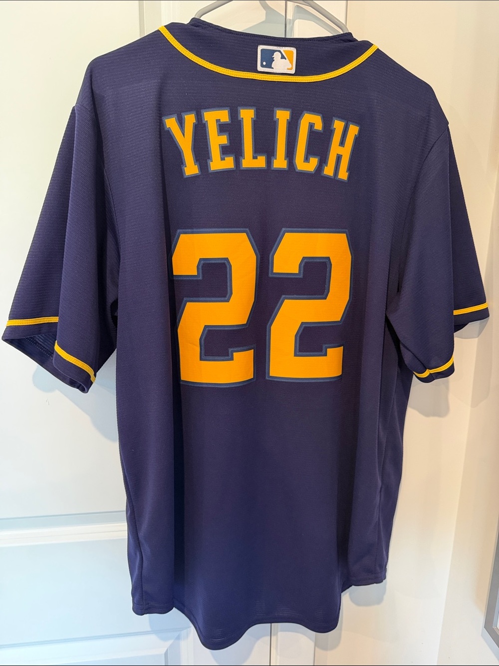 Men's Nike Milwaukee Brewers Alternate Christian Yelich #22 Baseball Jersey